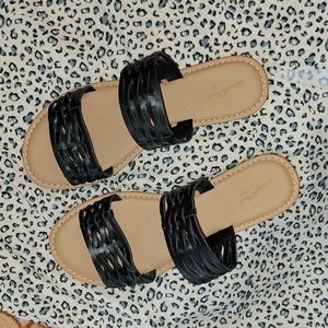 Universal Thread, size 7.5, black sandals!